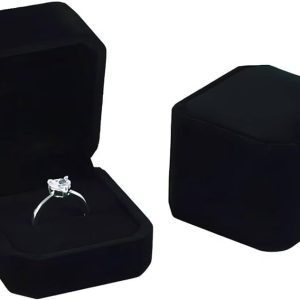 Luxury Velvet Ring Box – Perfect for Proposal or Wedding Day