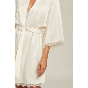 Bridal Veil with Attached Comb – Ready to Wear